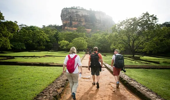 Practicar senderismo en Sigiriya