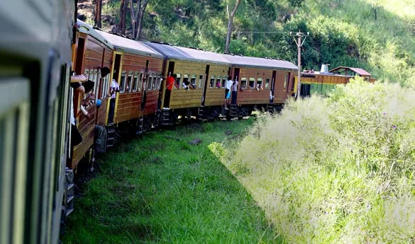 Tren Nuwara Eliya