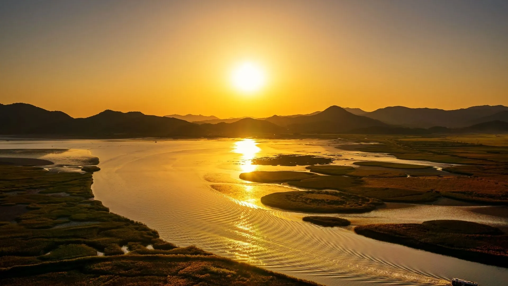 Atardecer en la Bahía de Suncheon en Corea del Sur