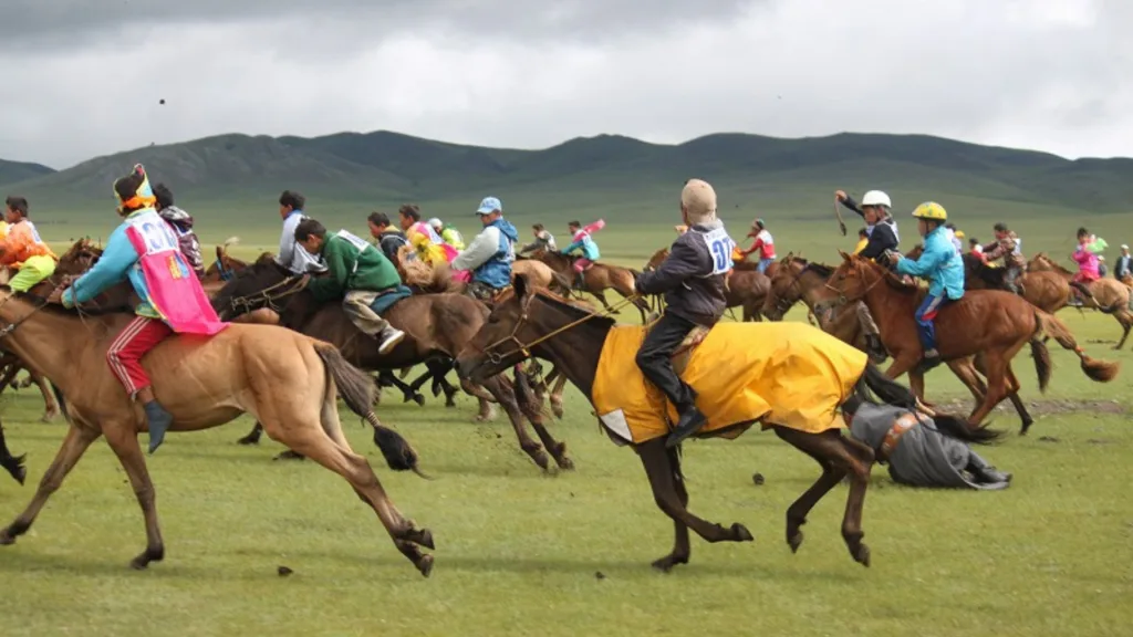 12 jul. Naadam Carrera de Caballo — Mongolia con Festival Naadam