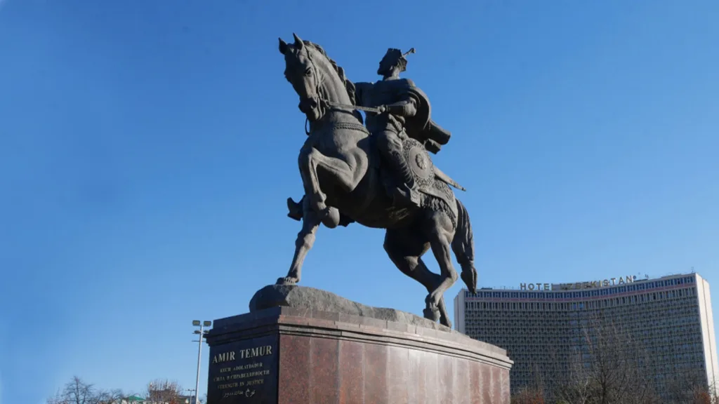 22 mar. Plaza Amir Temur, Tashkent — Uzbekistán Salida Especial Semana Santa 21 Marzo 2027