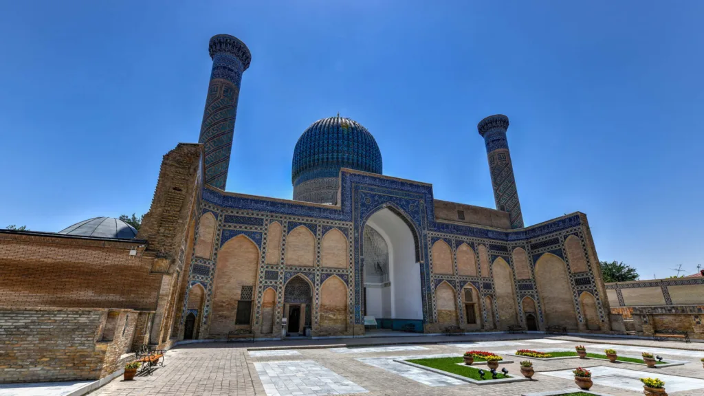 28 mar. Mausoleo Gur-e-Amir, Samarcanda — Uzbekistán Salida Especial Semana Santa 21 Marzo 2027