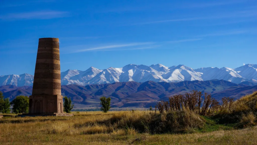 Complejo de la Torre de Burana, Kirguistán — Expedición por Kirguistán