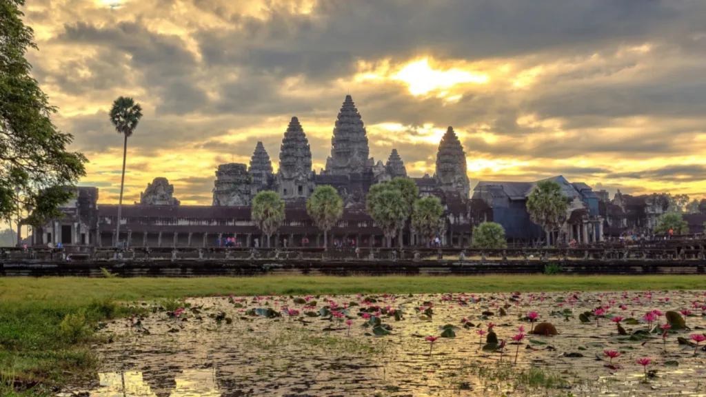 HO CHI MINH – DELTA DEL MEKONG – SIEM REAP — Súper Vietnam y Camboya