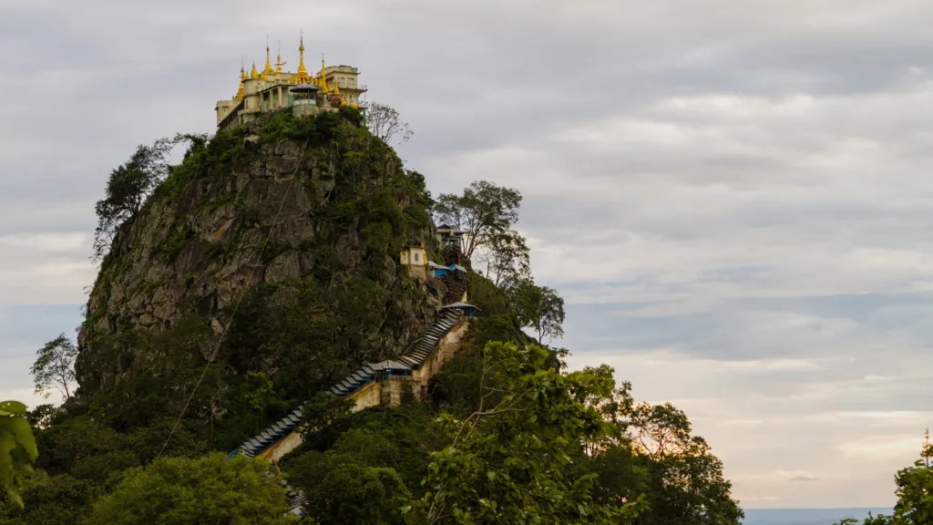 Monte Popa — Lo Mejor de Myanmar
