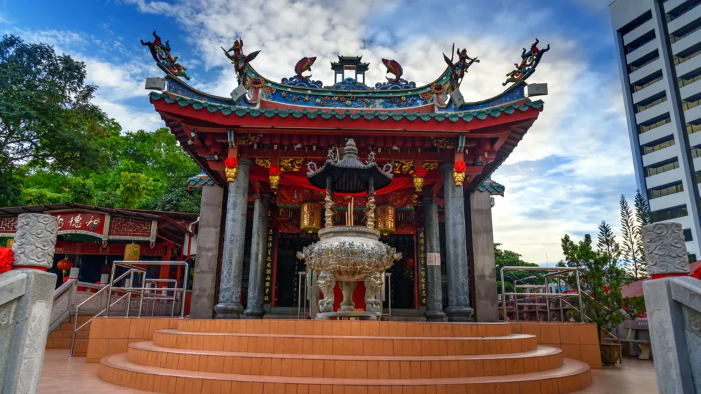 Templo Tua Pek Kong, Kuching — Malasia al Completo