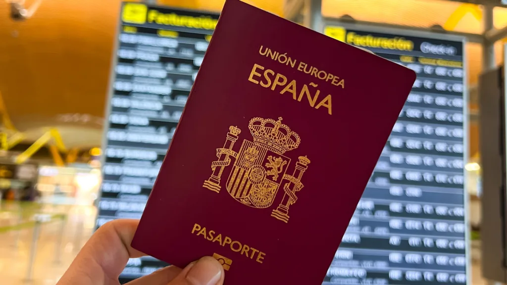 ESPAÑA - FUKUOKA — Kyushu, Leyendas y Tradiciones de Japón
