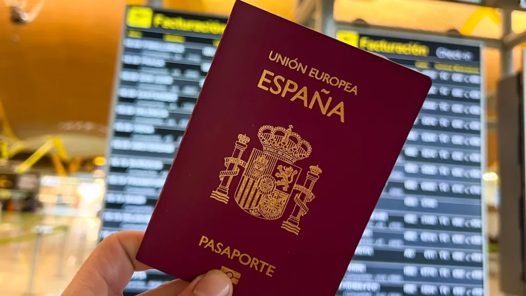 ESPAÑA -OSAKA — Japón y sus Parques Temáticos