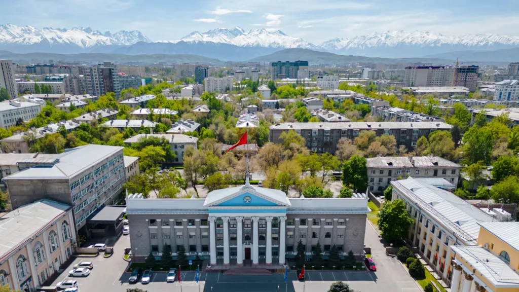 Bishkek — Expedición por Kirguistán