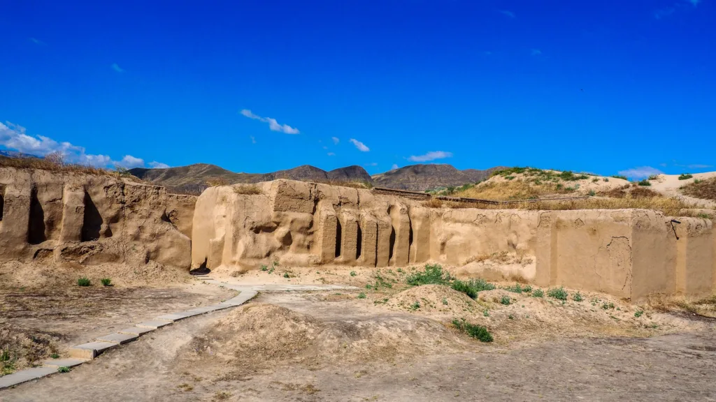 Fortaleza de Nisa, Turkmenistán — Turkmenistán al Completo