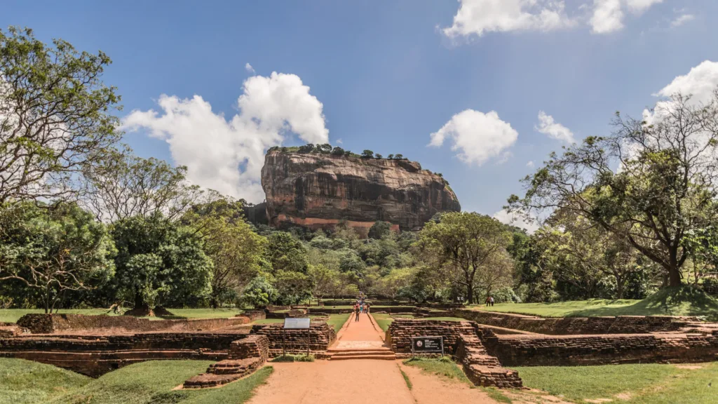 Roca Fortaleza de Sigiriya — Explore Sri Lanka