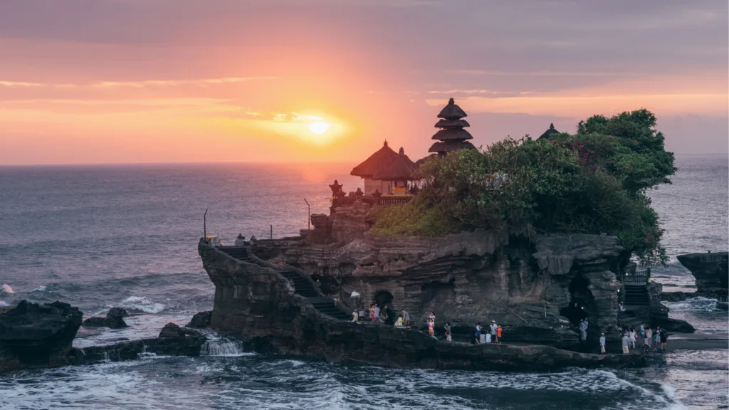 UBUD – TANAH LOT – JATILUWIH – BEDUGUL – LOVINA — Bali Circuito Interior