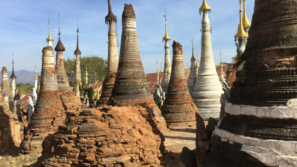 Estupas en Sagar — Lo Mejor de Myanmar
