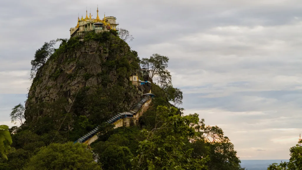 Monte Popa — Myanmar y Bangkok
