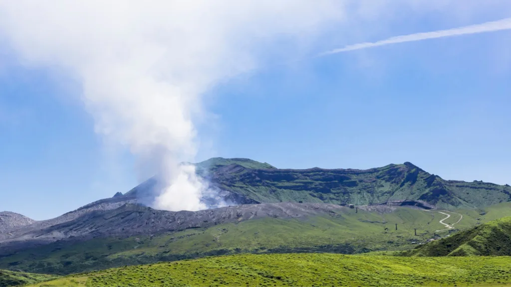 NAGASAKI – KUMAMOTO – MONTE ASO — Japón Rascacielos y Tatamis con Kyushu