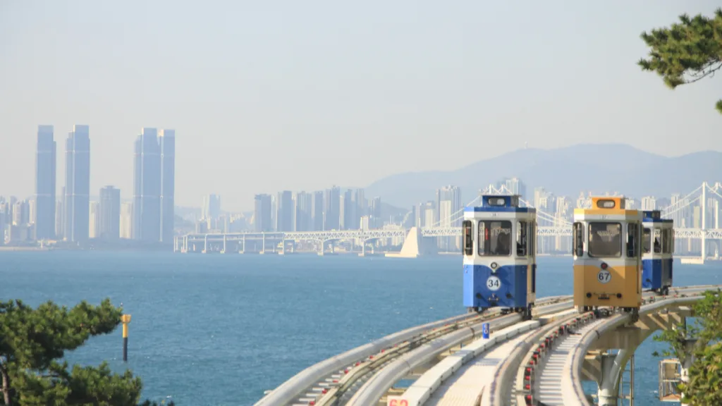 Blue Line Train de Haeundae, Busan — Tentaciones de Corea del Sur