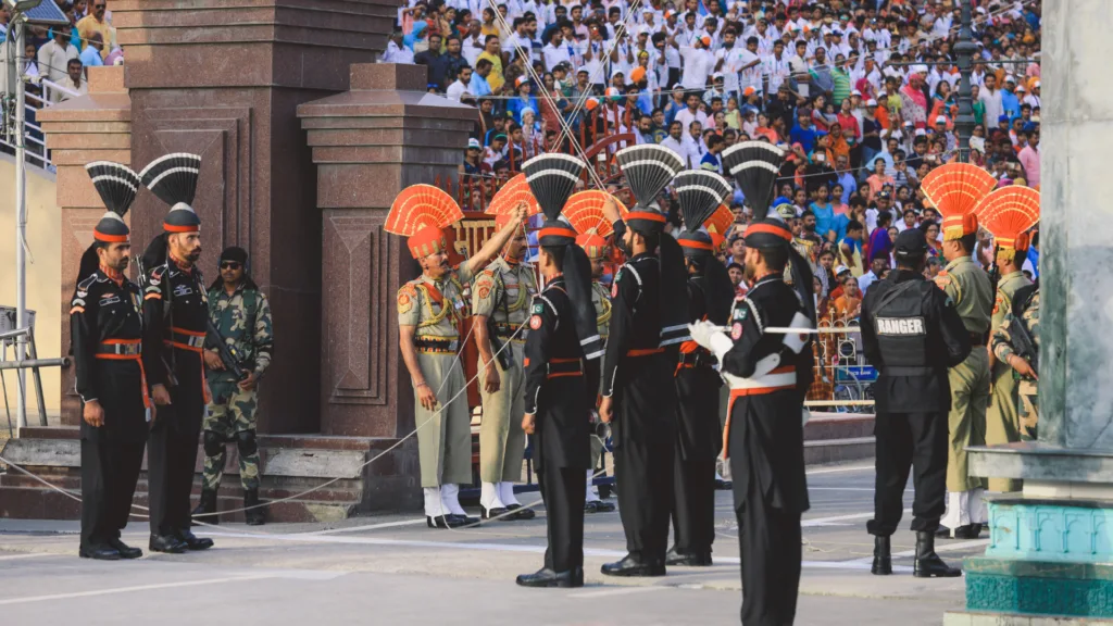 Ceremonia del cambio de guardia, Amritsar — India Inédita, la Ruta del Dalai Lama