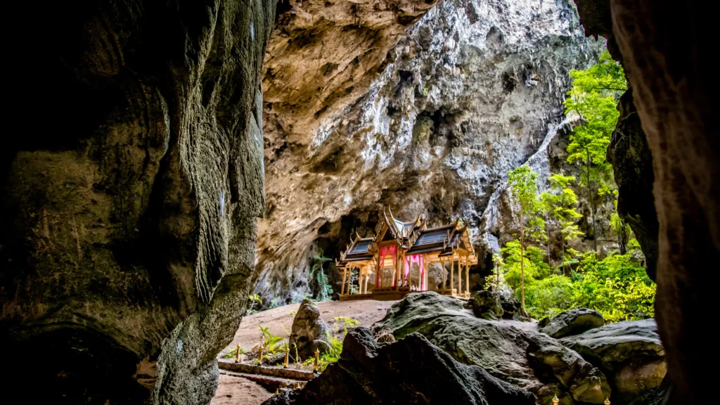 Cueva Phraya Nakhon — Sur de Tailandia