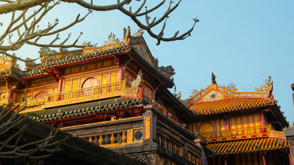 HOI AN – HUE — Encantos de Vietnam y Nha Trang