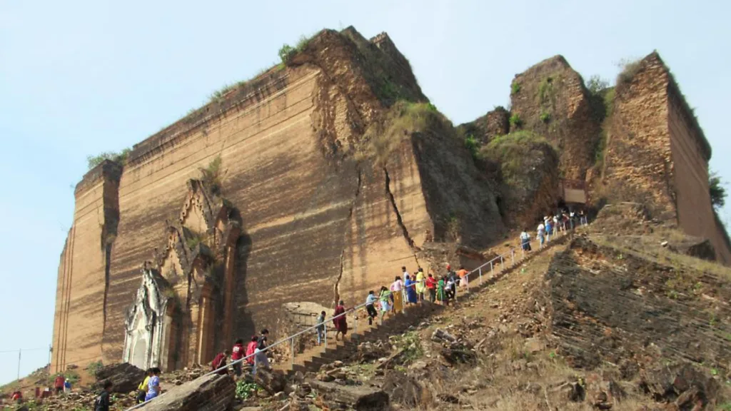 Mingún — Myanmar Esencial