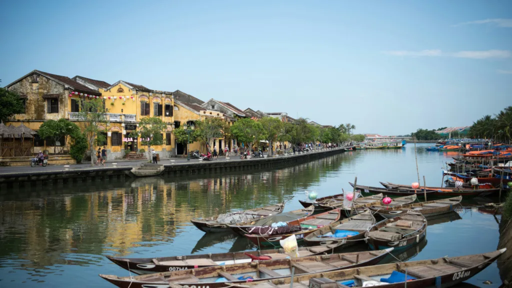 BAHÍA DE HALONG – DANANG - HOI AN — Colores de Indochina