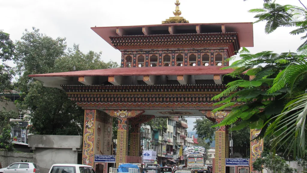 Pueta de Butan, Phuentsoling — Fascinante Sikkim y Bután