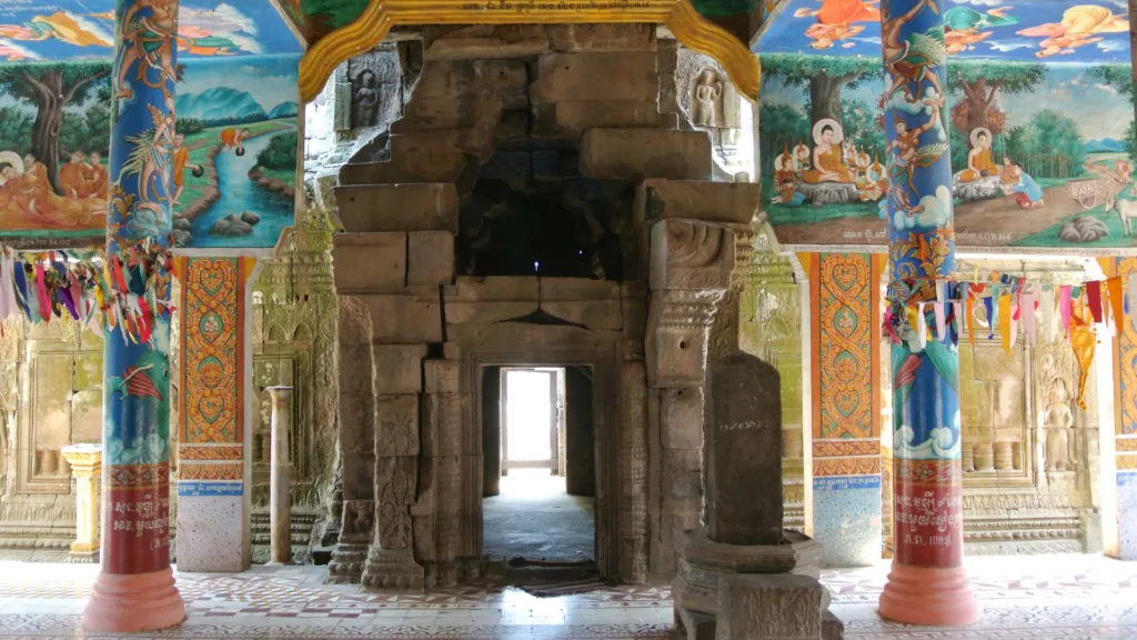 Wat Nokor, Kampong Cham — Camboya en grupo