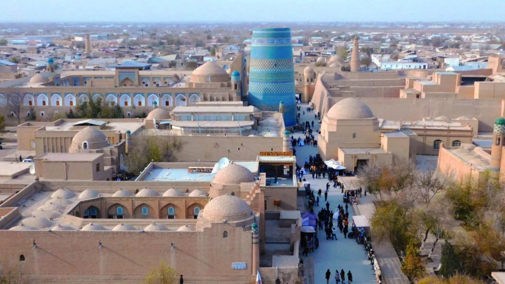Khiva — Uzbekistán en Verano con Yurtas