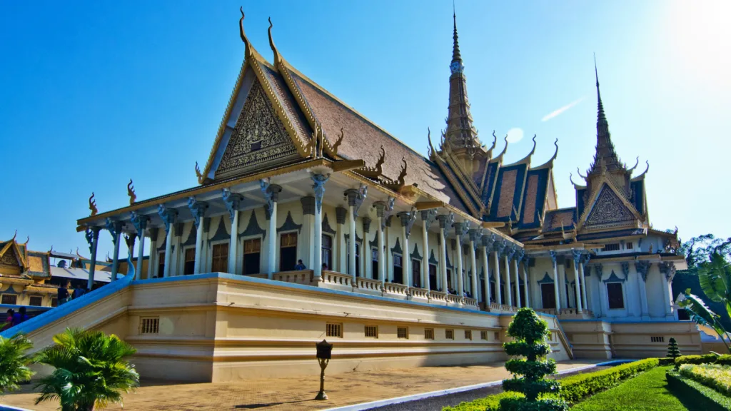 Palacio Real, Phnom Penh — Camboya en grupo