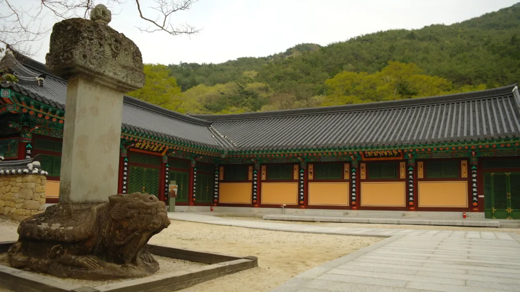 Templo Hwaeomsa — Corea del Sur al Completo en Privado