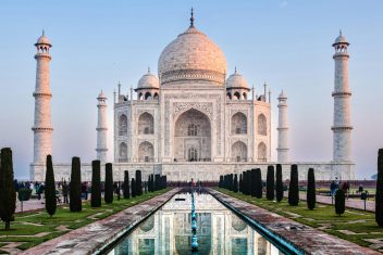 24 mar Taj Mahal, Agra — India Espiritual, Yoga y Festival Holi 2027