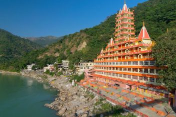 27 mar Rishikesh — India Espiritual, Yoga y Festival Holi 2027