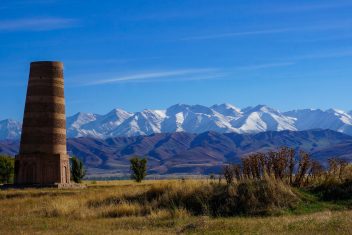 Complejo de la Torre de Burana, Kirguistán — Expedición por Kirguistán