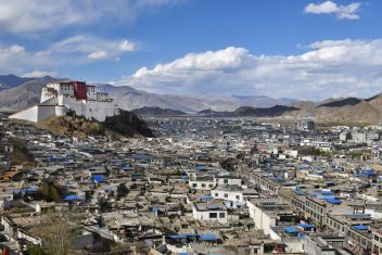 LHASA – GYANTSE – SHIGATSE — Paisajes de China y Tibet