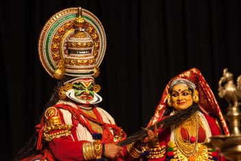 Danzas Kathakali, Cochin — Exótica India del Sur