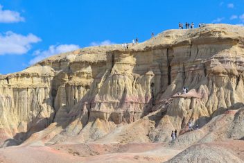 Estupa Blanca — Mongolia: Explorar la Tierra Misteriosa