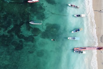 BALI (PLAYAS DEL SUR) — Japón Rascacielos y Tatamis con Bali