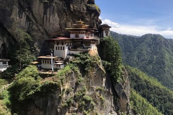 Monasterio de Taktsang (Nido de Tigre), Paro — Bután al Completo y Katmandú