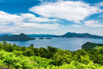 NOBORIBETSU – TOYAKO – YOICHI – OTARU — Japón Rascacielos y Tatamis con Hokkaido