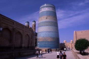Minarete Kalta Minor, Khiva — La Gran Ruta de la Seda