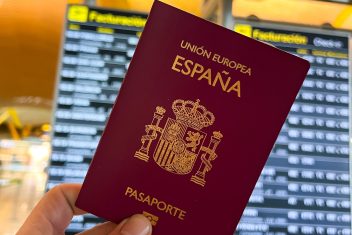 ESPAÑA -OSAKA — Japón y sus Parques Temáticos