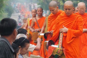 LUANG PRABANG — Colores de Indochina