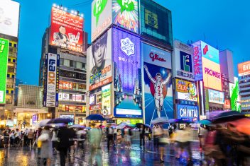 OSAKA — Japón Rascacielos y Tatamis