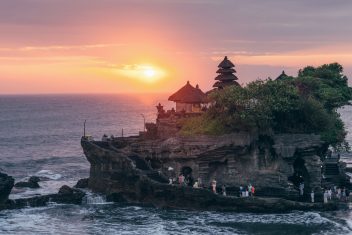 UBUD – TANAH LOT – JATILUWIH – BEDUGUL – LOVINA — Bali Circuito Interior