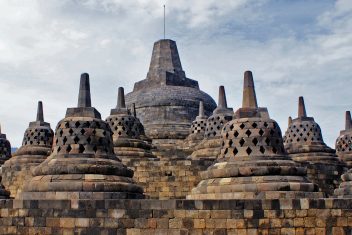 YOGYAKARTA — Templos y Volcanes