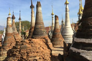 Estupas en Sagar — Lo Mejor de Myanmar