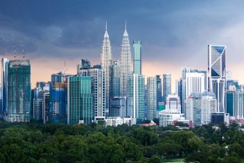 Kuala Lumpur — Capitales del Sudeste Asiático y Krabi