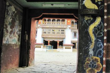 Monasterio de Gangtey — Panorama de Bután y Katmandú