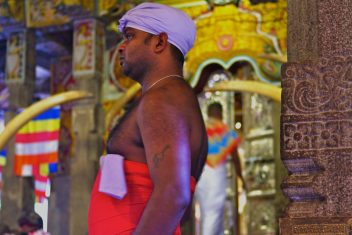 Templo de la Reliquia del Diente de Buda — Sri Lanka de Lujo