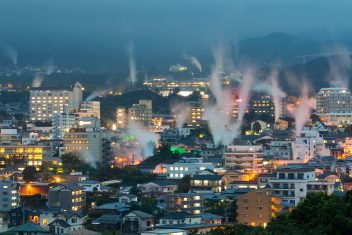 TSUETATE ONSEN – BEPPU — Japón Rascacielos y Tatamis con Kyushu